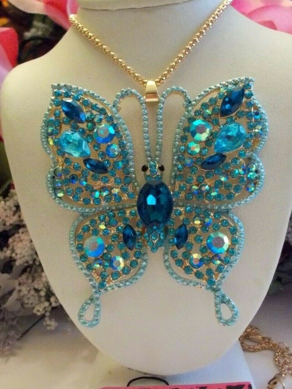 BETSEY JOHNSON LARGE BLUE BUTTERFLY PENDANT NECKLACE NWT